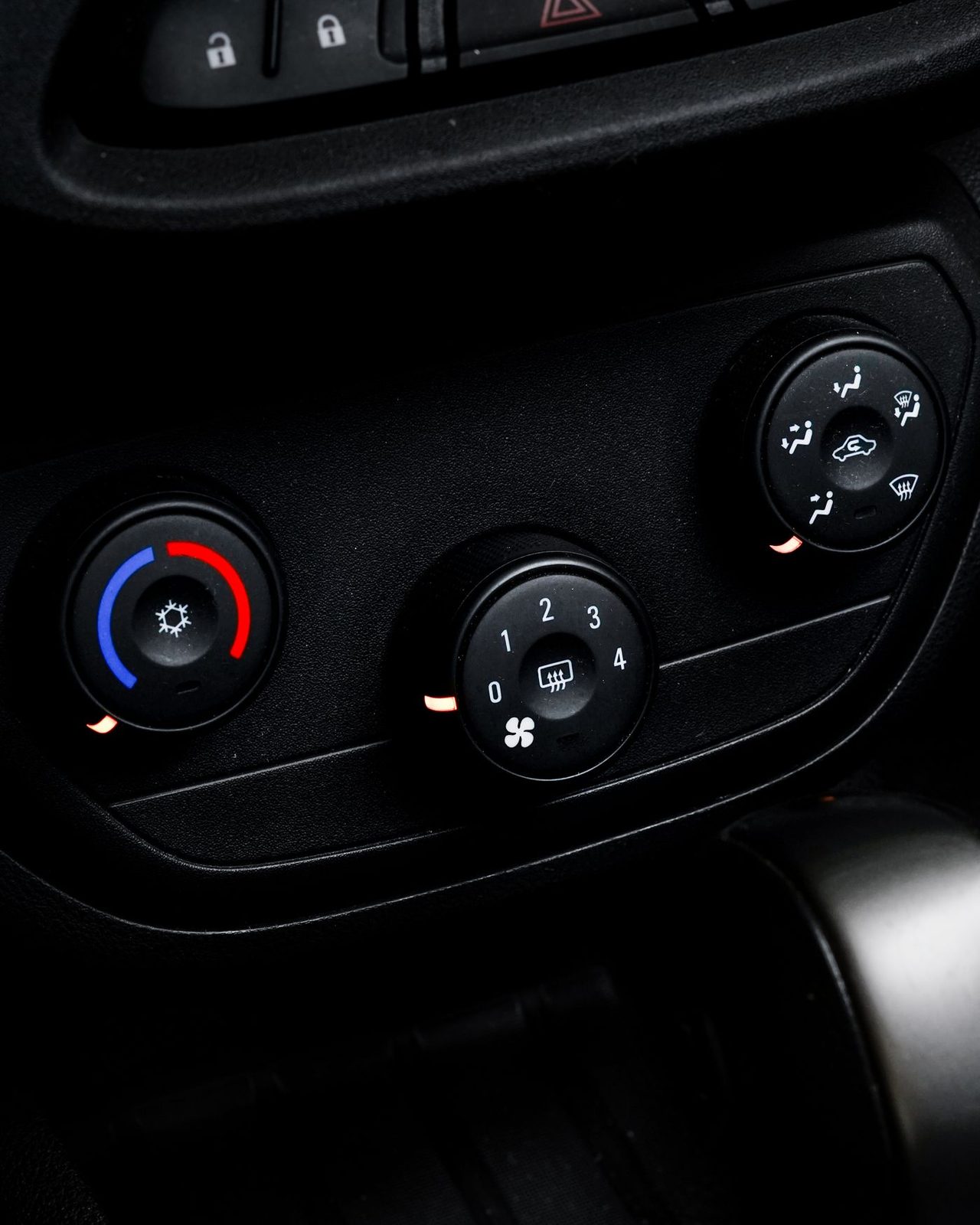 Vehicle air-conditioning and temperature controls